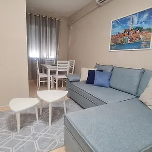 Apartment The Place, Vlore